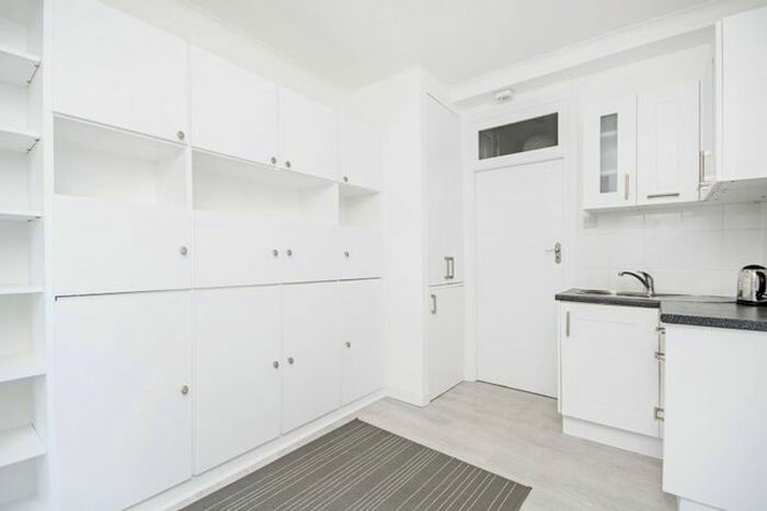 Studio To Rent In Prince Albert Road, St John's Wood, London, NW8