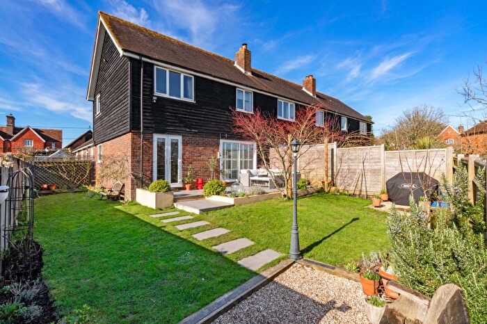 3 Bedroom Semi-Detached House For Sale In Stonegate Court, Stonegate, East Sussex, TN5