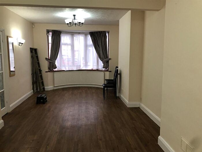 3 Bedroom Terraced House To Rent In Milford Road, Southall, UB1