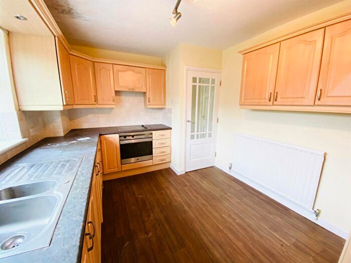3 Bedroom Semi-Detached House For Sale In Westminster Avenue, Ashton U Lyne, OL6