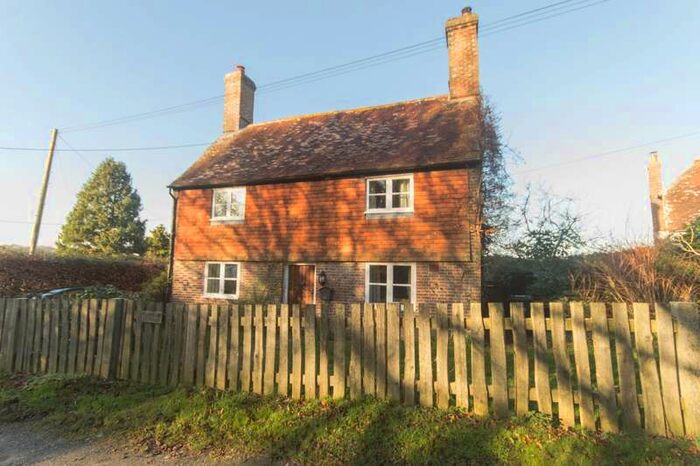 2 Bedroom Detached House To Rent In Brays Hill, Ashburnham, TN33