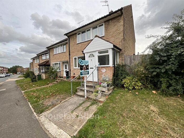 3 Bedroom End Of Terrace House For Sale In Ardleigh, Basildon, Essex, SS16