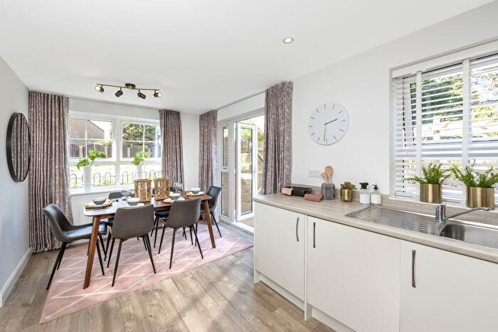 3 Bedroom Detached House For Sale In London Road, Aylesford, Kent, ME16