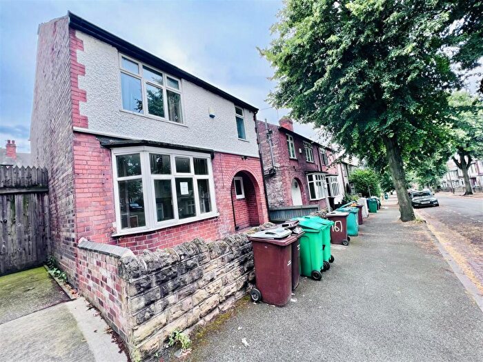 6 Bedroom House To Rent In Harrington Drive, Nottingham, NG7