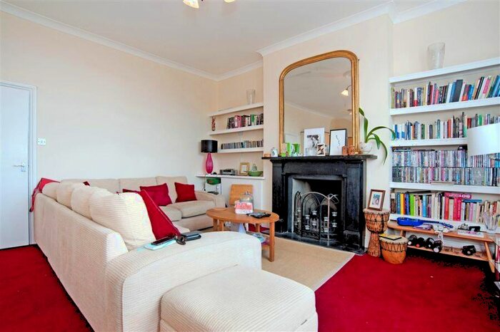 3 Bedroom Flat To Rent In Bloomfield Road, Highgate, N6