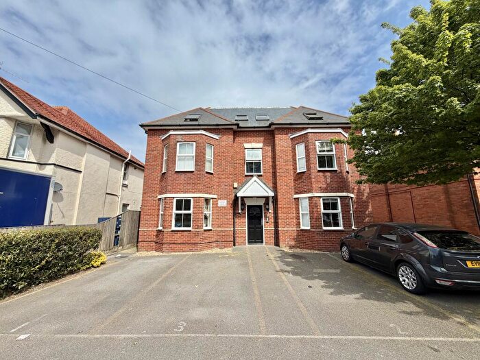 1 Bedroom Flat To Rent In Richmond Park Road, Bournemouth, Dorset, BH8