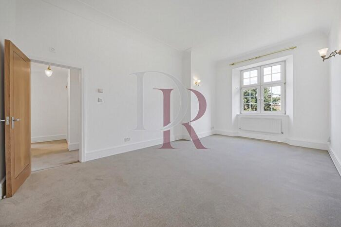 2 Bedroom Apartment To Rent In New River Head, Rosebery Avenue, Clerkenwell, EC1R