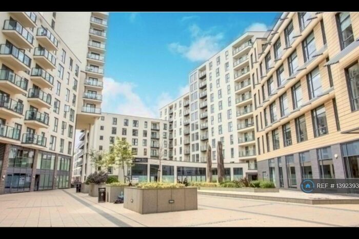 2 Bedroom Flat To Rent In Nankeville Court, Woking, GU22