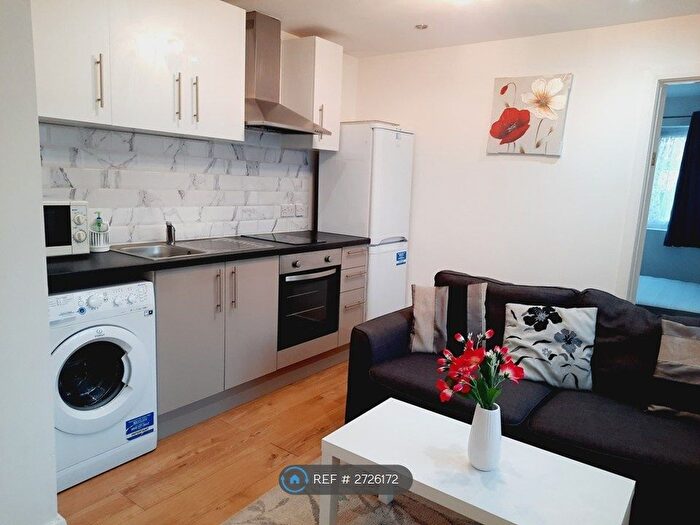 1 Bedroom Flat To Rent In Bath Road, Maidenhead, SL6
