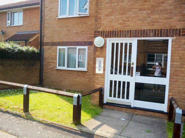 1 Bedroom Flat To Rent In Fort Pitt Street, Chatham, ME4