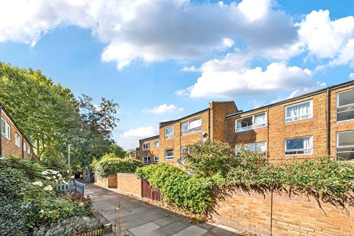 1 Bedroom Flat For Sale In Nantes Close, Battersea, London, SW18