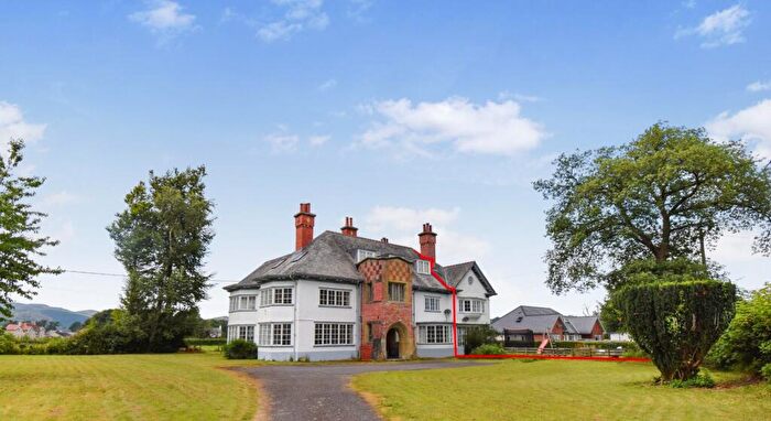 6 Bedroom Semi-Detached House For Sale In Llanuwchllyn, Bala, LL23