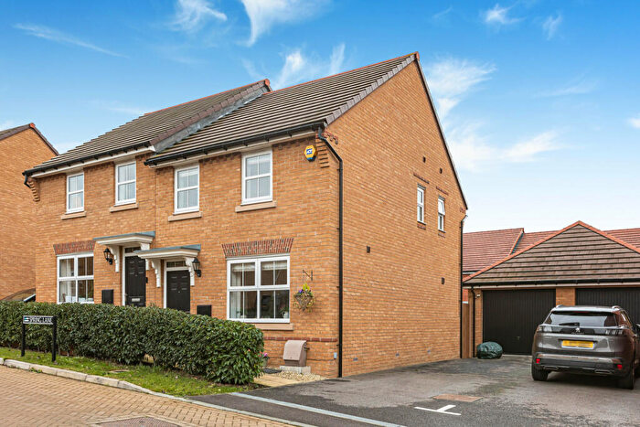 3 Bedroom Semi-Detached House For Sale In Spring Lane, Didcot, OX11