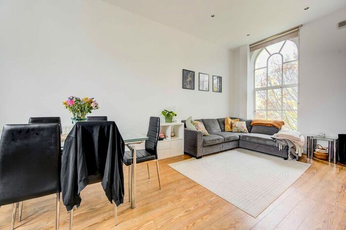 2 Bedroom Flat To Rent In Crowther Close, Fulham Broadway, London, SW6
