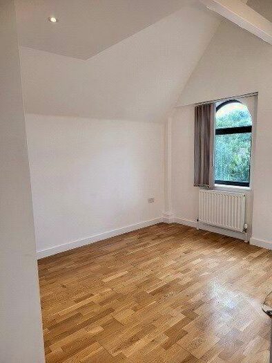 1 Bedroom Apartment To Rent In Whyteleafe Hill, Whyteleafe, Surrey, CR3