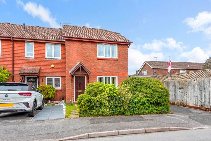 3 Bedroom End Of Terrace House For Sale In Kings Road, Petersfield, Hampshire, GU32