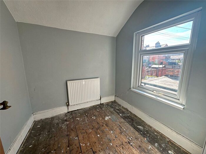 2 Bedroom Terraced House For Sale In Lightburn Street, Runcorn, Cheshire, WA7