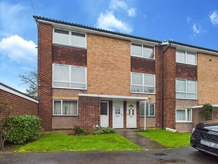 2 Bedroom Maisonette For Sale In Shelley Close, Langley, Berkshire, SL3