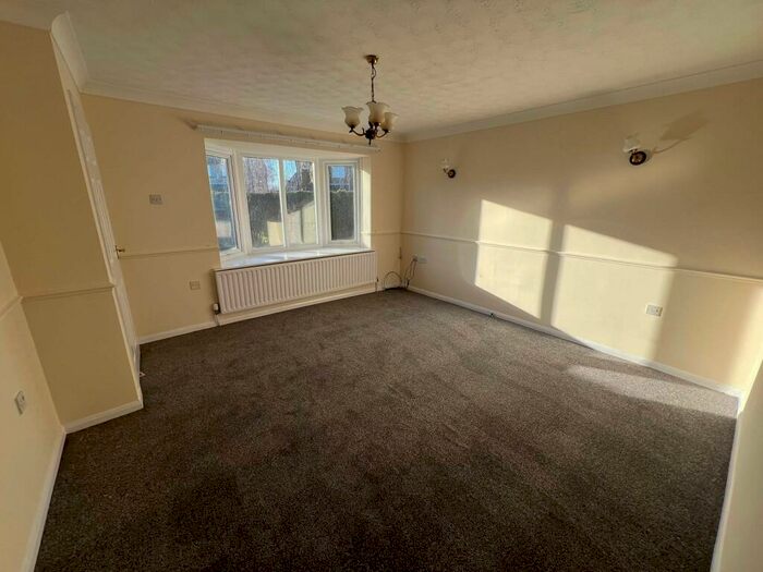 3 Bedroom Semi-Detached House To Rent In Larkspur Croft, Boston, PE21