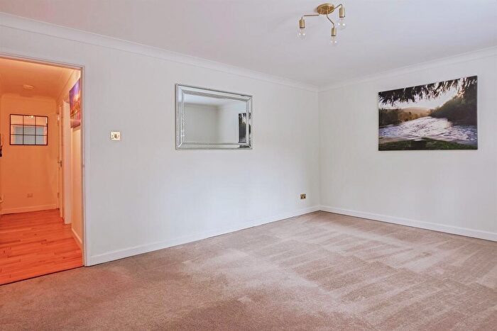 2 Bedroom Apartment For Sale In Surrey Road, Poole, BH12