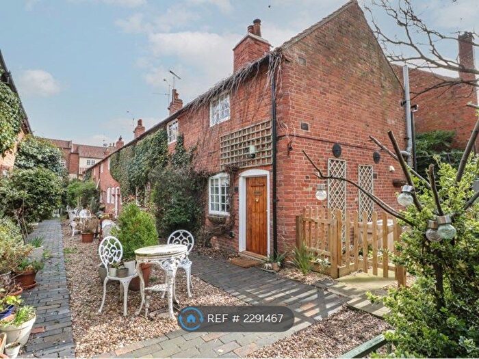 1 Bedroom End Of Terrace House To Rent In Jallands Row, Newark On Trent, NG24