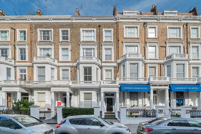 2 Bedroom Flat To Rent In Lexham Gardens, Kensington, W8