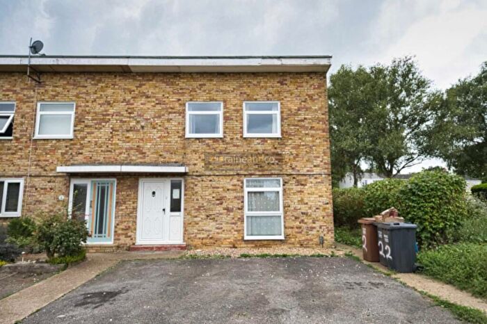 3 Bedroom House To Rent In Honeysuckle Gardens, Hatfield, AL10