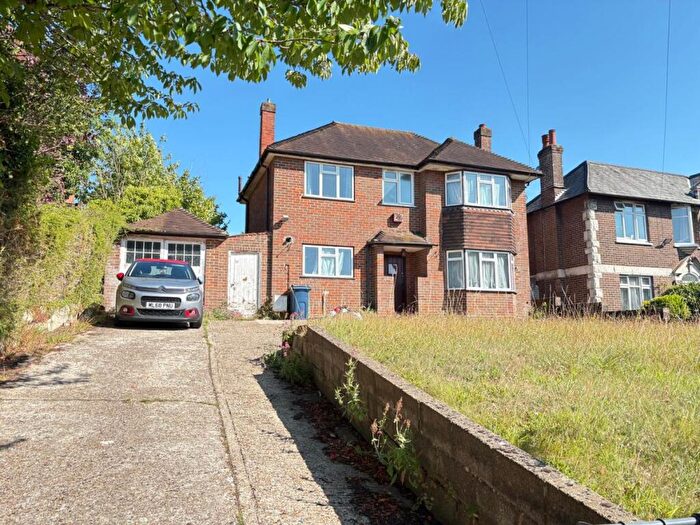 4 Bedroom Detached House To Rent In Coningsby Road, HP13