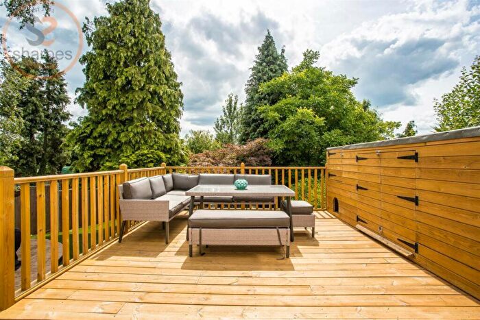 2 Bedroom Flat To Rent In Annex, Bramley Road, Sutton, Surrey, SM2