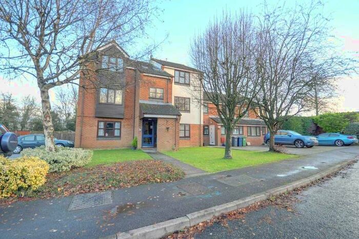 2 Bedroom Flat To Rent In Barkus Way, Stokenchurch, HP14