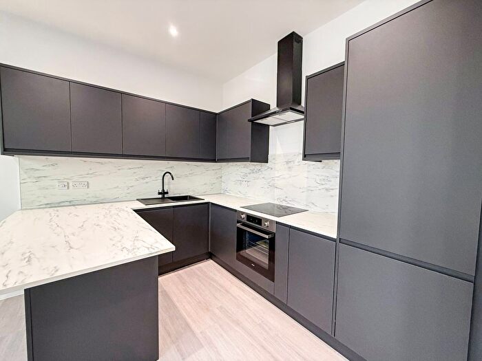 2 Bedroom Flat To Rent In Meadow Road, Beeston, NG9