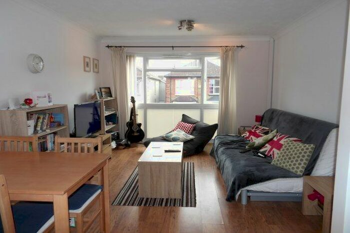 3 Bedroom Property To Rent In Douglas Road, Maidstone, ME16