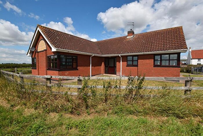 4 Bedroom Detached Bungalow To Rent In Stony Lane, Newport, HU15