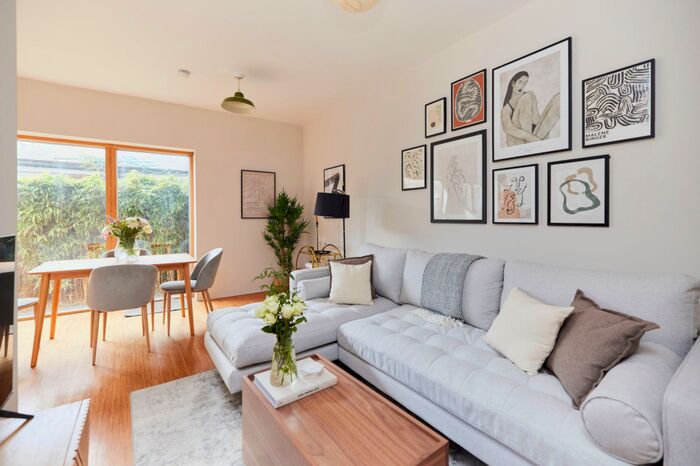 1 Bedroom Flat To Rent In Peckham Hill, SE15