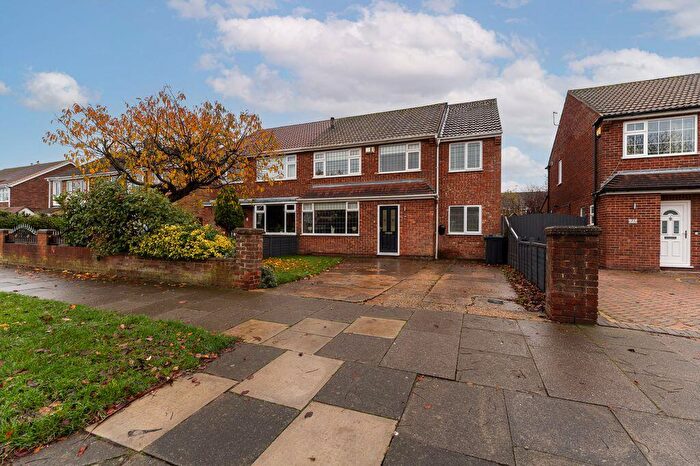 4 Bedroom Semi Detached House For Sale In Chichester Road, Cleethorpes, DN35