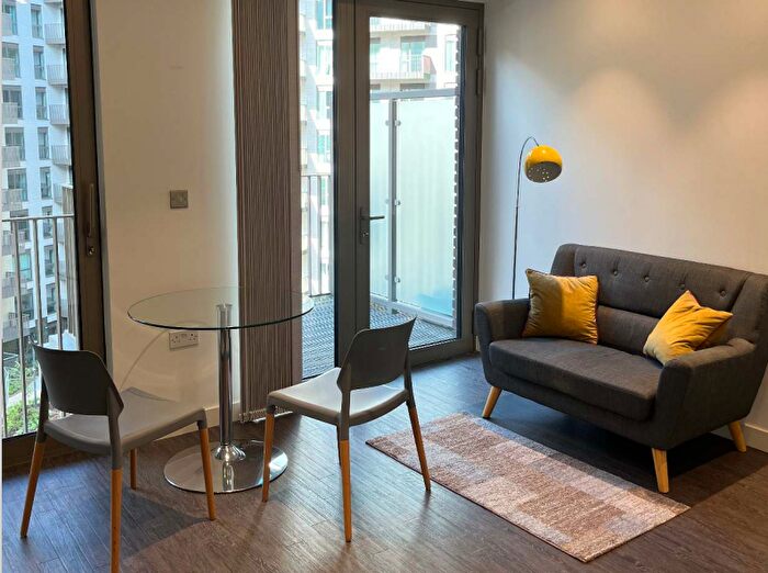 Studio To Rent In Western Gateway, London, E16