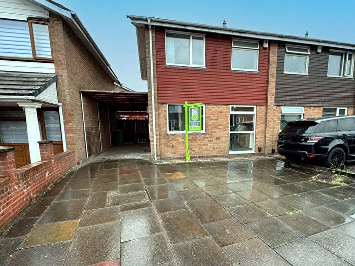 3 Bedroom Semi-Detached House To Rent In Westville Road, Walsall, WS2