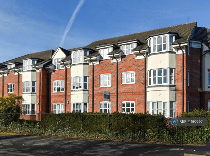 2 Bedroom Flat To Rent In Birch End, Warwick, CV34