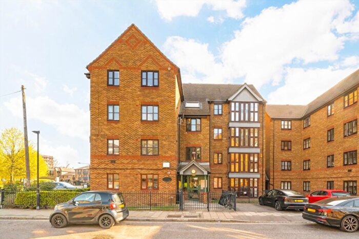 1 Bedroom Flat For Sale In Wellington Way, Bow, E3
