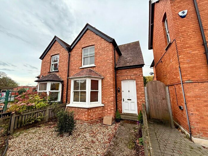 2 Bedroom House To Rent In Stratford Road, Buckingham, MK18