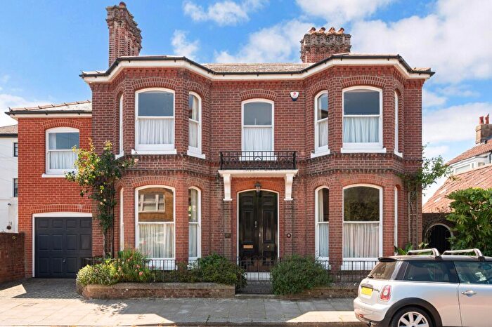 4 Bedroom Detached House For Sale In St Edwards Road, Southsea, PO5