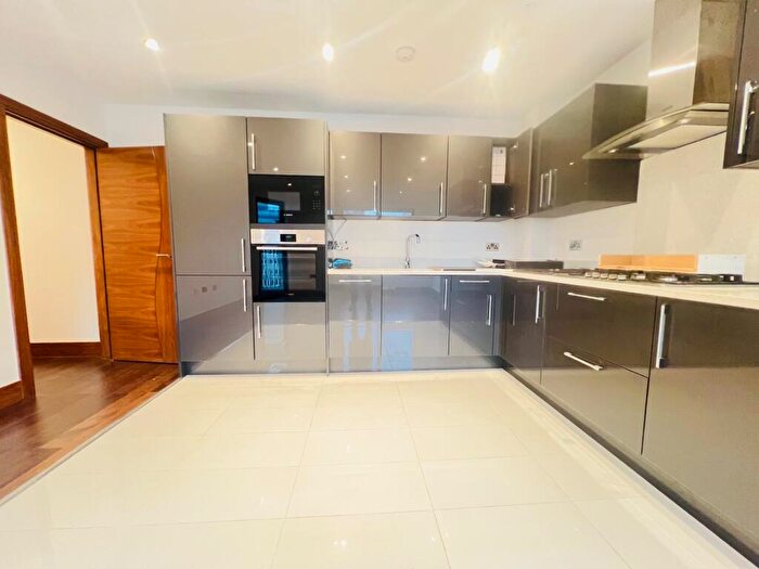 2 Bedroom Apartment To Rent In Scarbrook Road Croydon, CR0