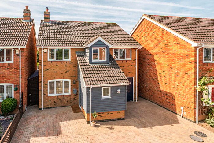 4 Bedroom Detached House For Sale In Midland Gardens, Shefford, SG17
