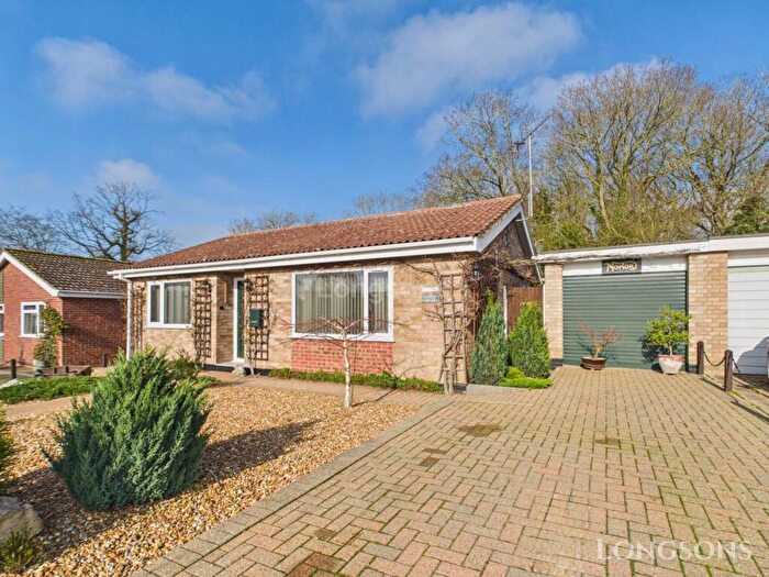 2 Bedroom Detached Bungalow For Sale In Farm Walk, Necton, PE37