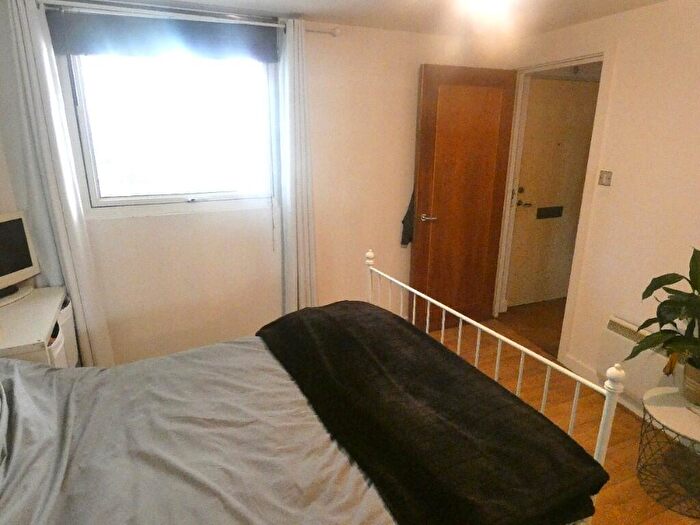2 Bedroom Apartment To Rent In Pierhead Lock, Manchester Road, London, E14