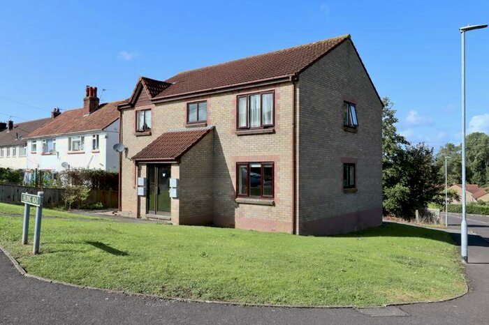 1 Bedroom Apartment To Rent In Fielding Road, Street, BA16