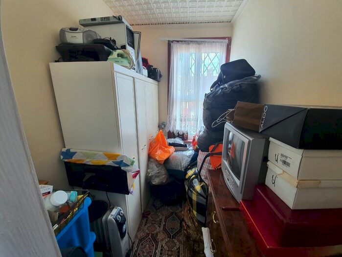 3 Bedroom Flat To Rent In Tillotson Road, Edmonton, London., N9