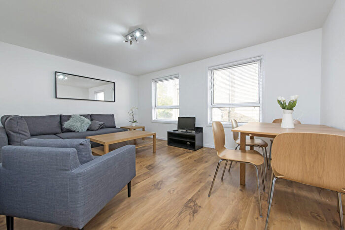 4 Bedroom Apartment To Rent In Mayford Road, Balham, SW12