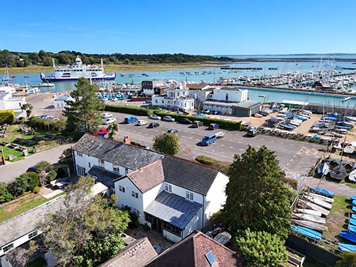 3 Bedroom Property For Sale In Kings Saltern Road, Lymington, SO41