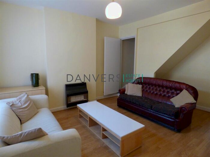 4 Bedroom Terraced House To Rent In Ullswater Street, Leicester, LE2